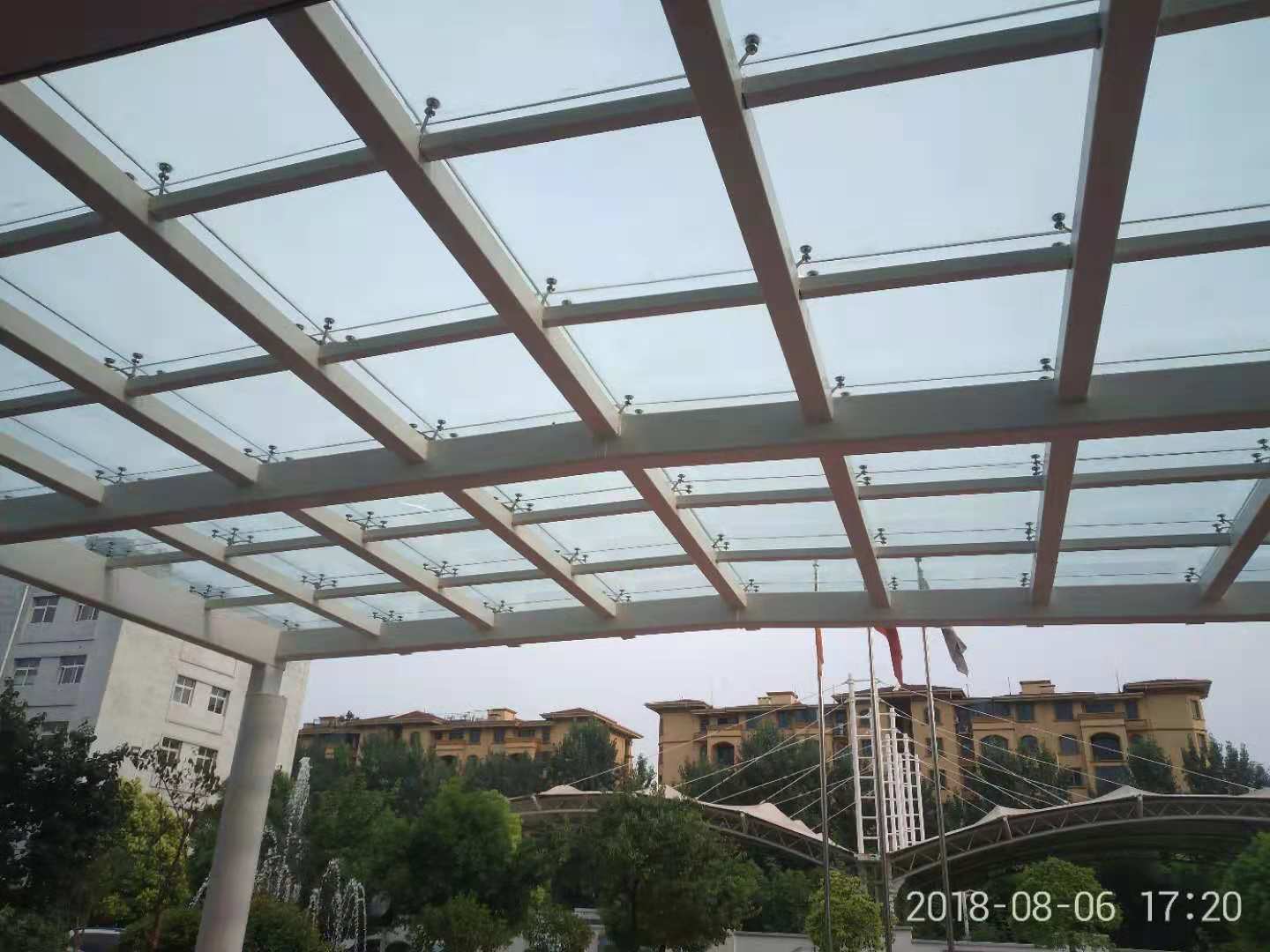 阳光雨棚众翔钢结构